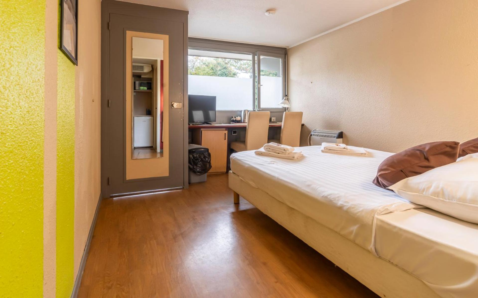 Sleep & Go Brugge Hotel Ngoại thất bức ảnh
